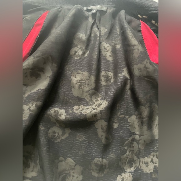 Romeo Juliet Bomber Jacket Women’s Small Black White Floral Full Zip - Picture 8 of 10